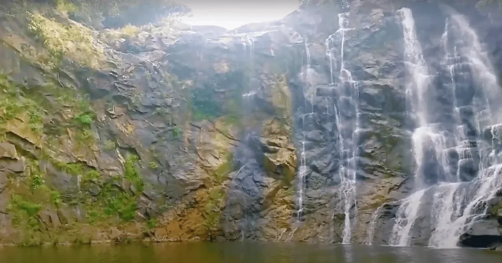 Maludah Waterfall in Chatra District