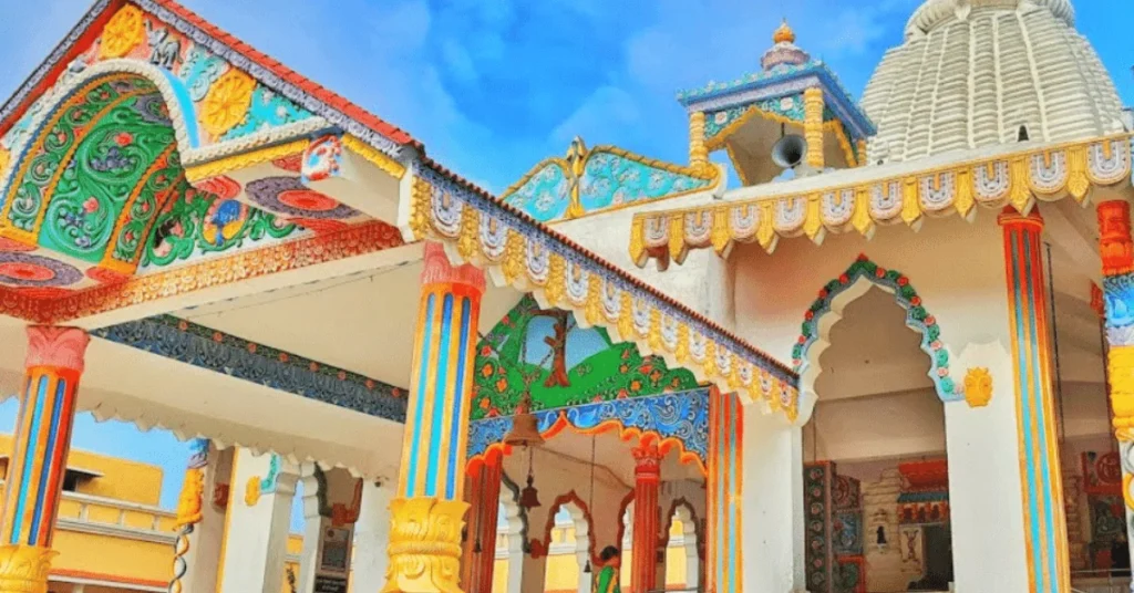 Maha Sadashiv temple side view