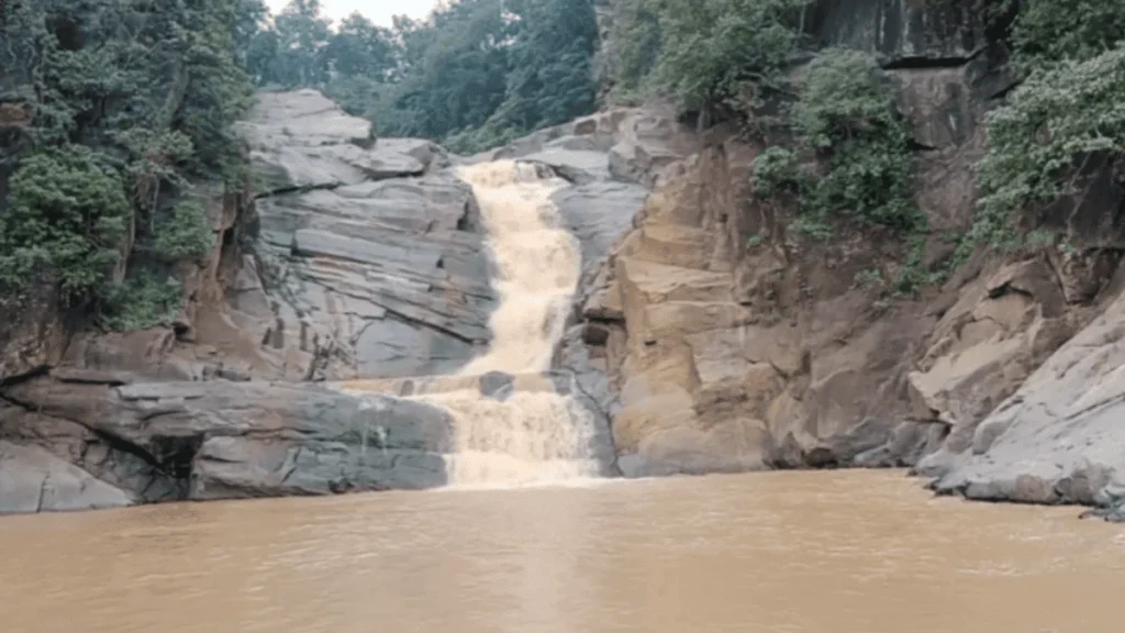 Datam-Patam Waterfall in latehar