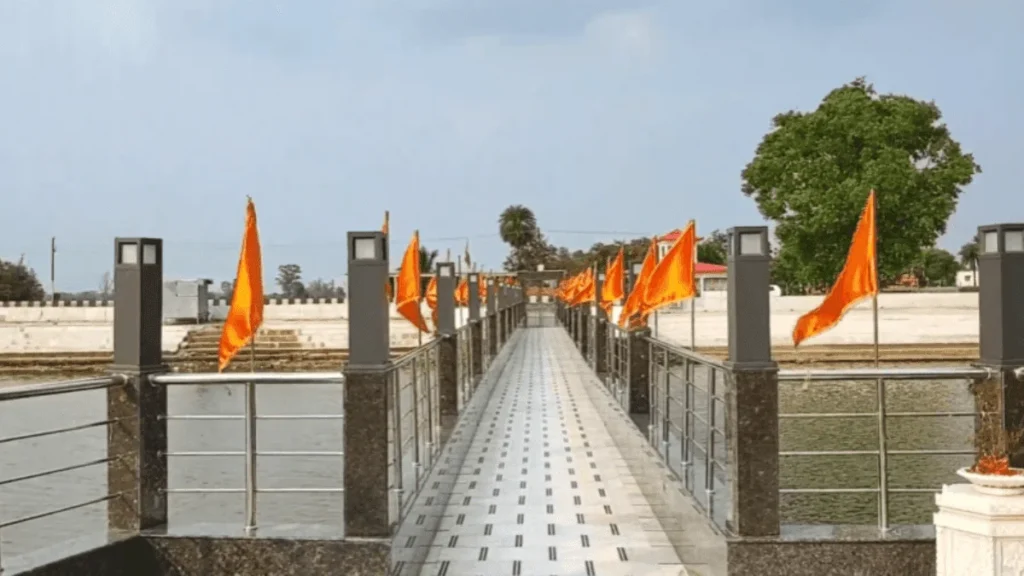 bridge view of Radha Krishna Temple koderma