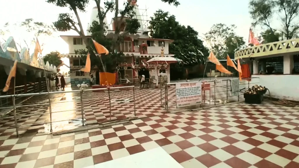 temple place in koderma puto dham