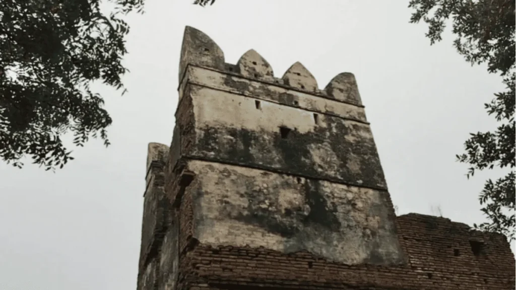 top view and back side view of Narayanpur Fort