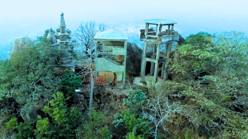 view touwer in Dhwajdhari hill and temple