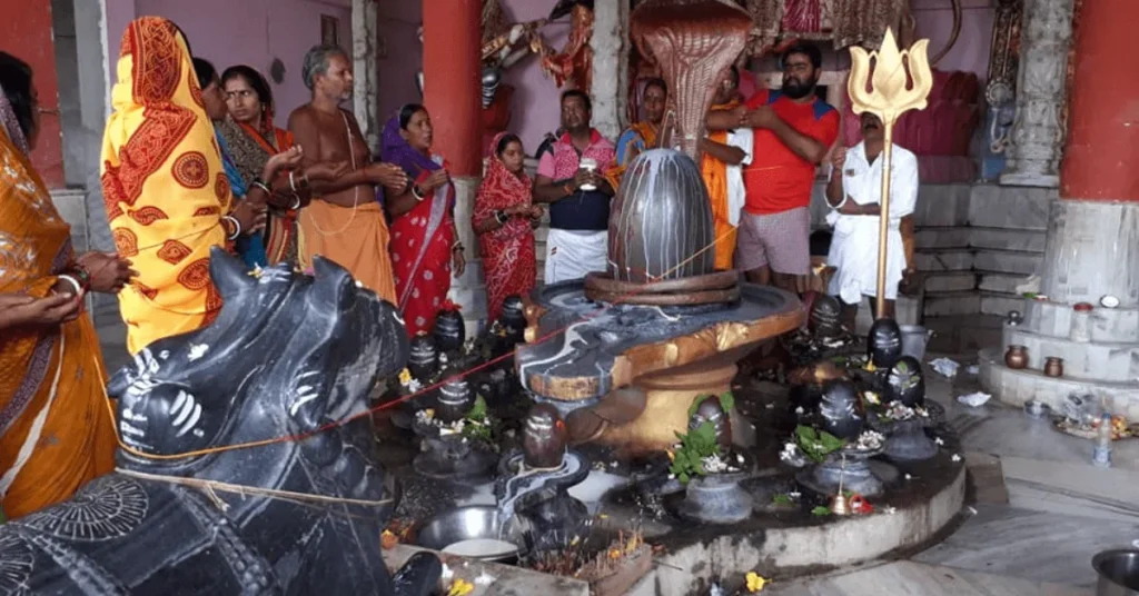 Mahakal Shakti Peeth temple shivlinga pakur