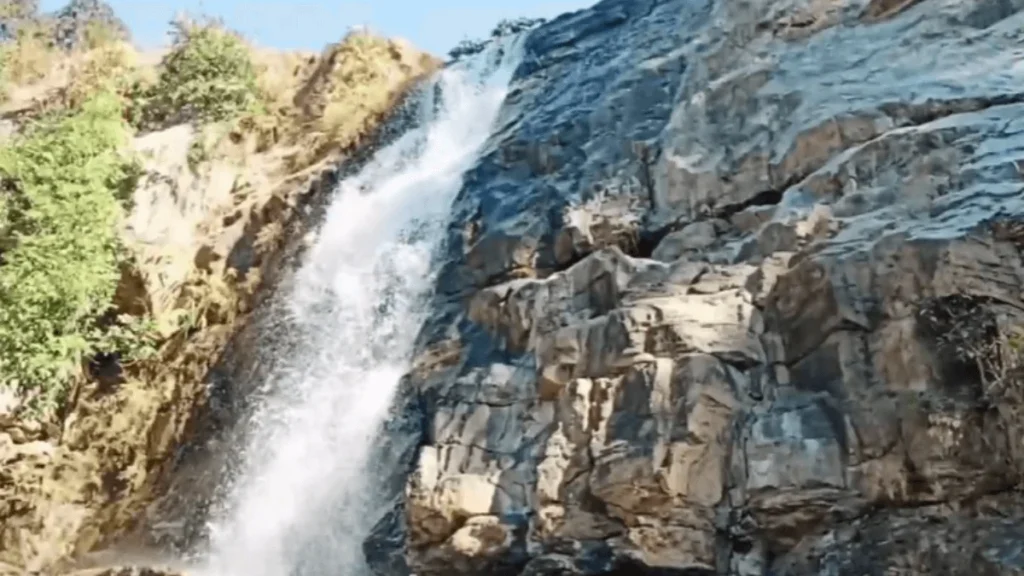 lawapani waterfalls lohardaga