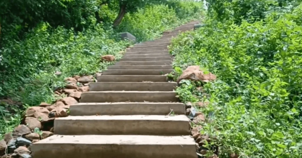 lodder of dharni pahar shiva tempe