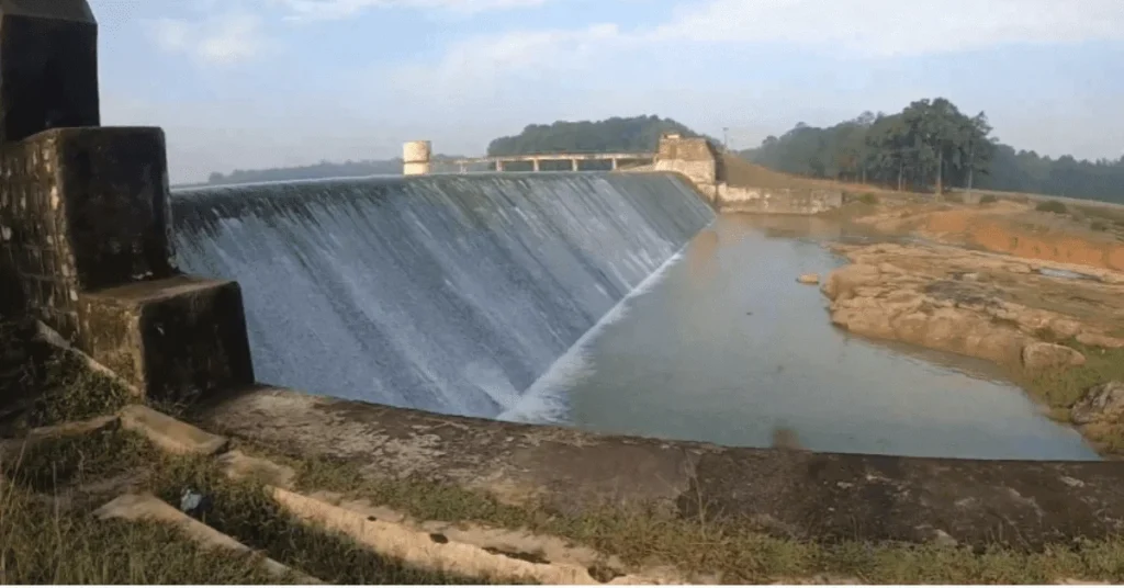 overfollow in Nandini dam lohardaga