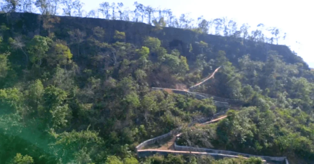 path of Kanchangarh cave pakur