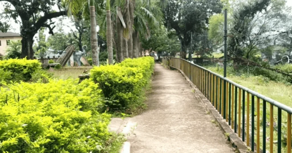 walking palce in Prakriti Vihar Park pakur