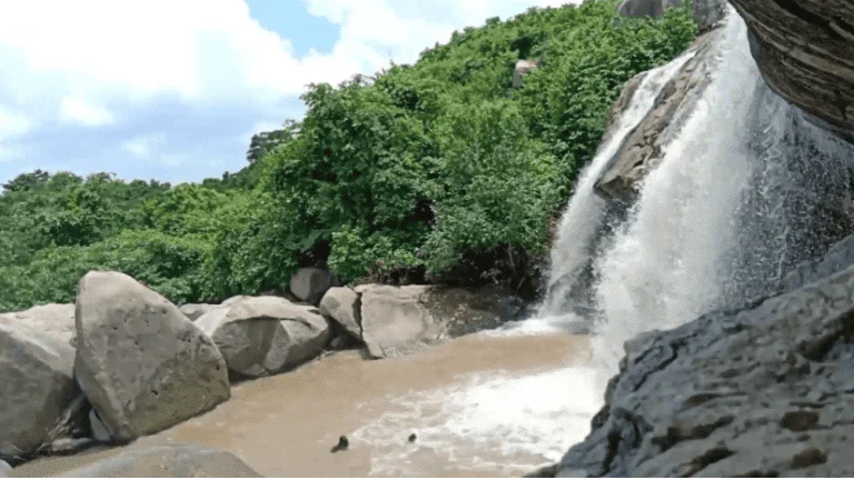 kund water fall view