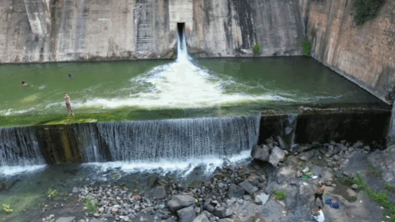 one fatak open in Batane dam palamu