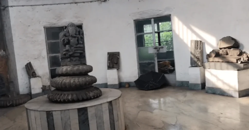 Sheesh Mahal 